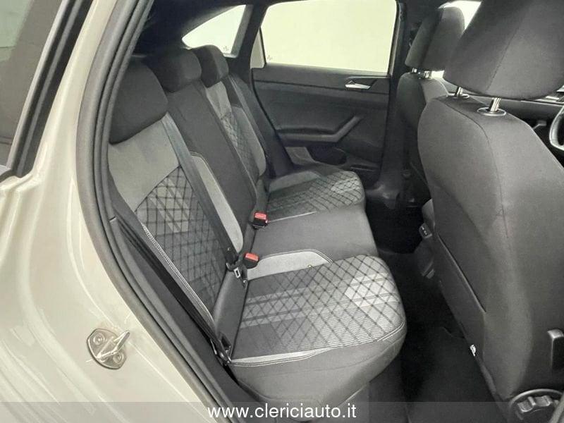Volkswagen Taigo 1.0 TSI 110 CV R-Line (TETTO)