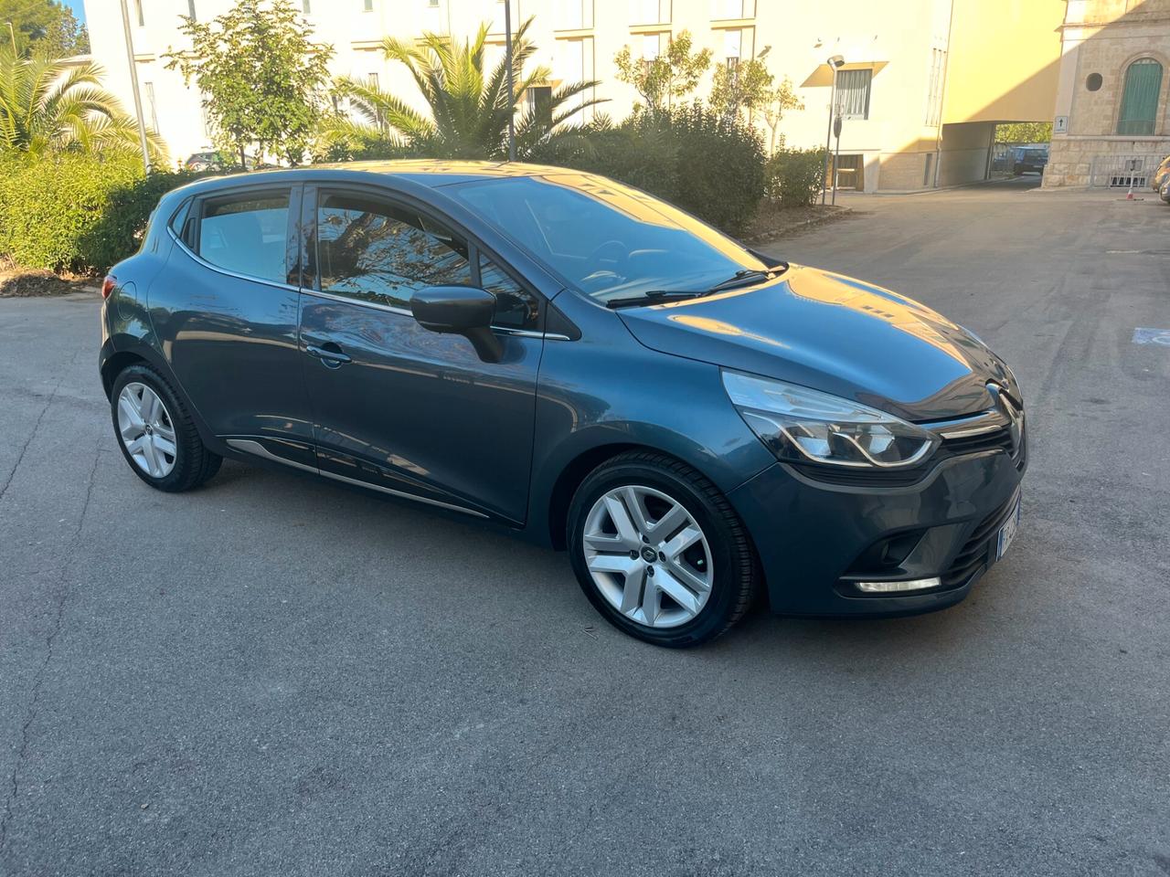 Renault Clio dCi 8V 90CV EDC Start&Stop 5 porte Energy Intens