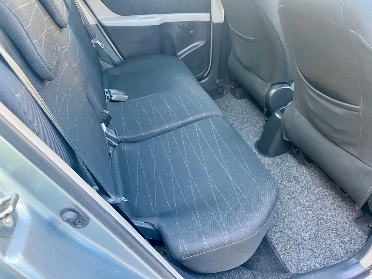 Toyota Yaris 1.3benz 2008 138.000km per neopatentati