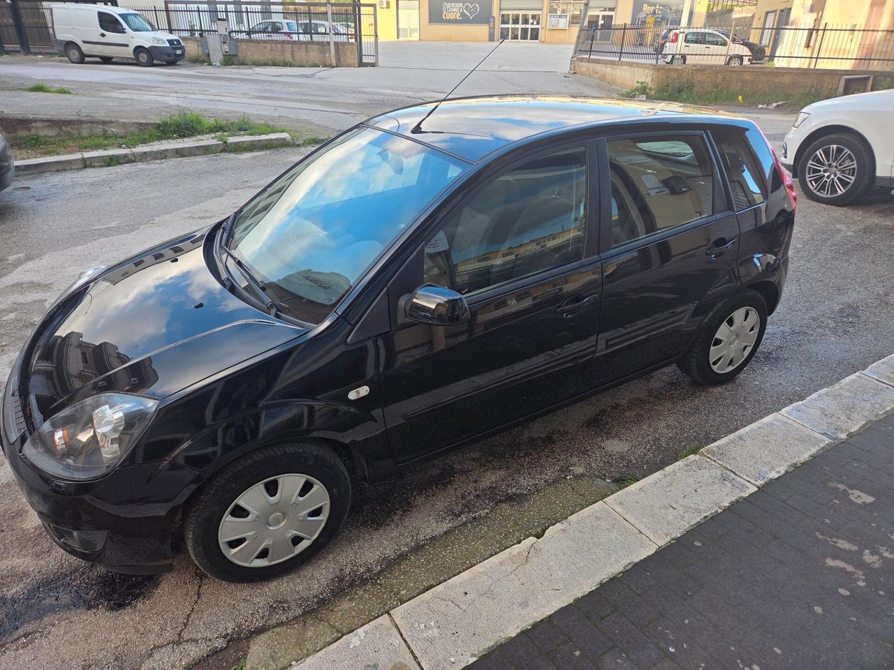 FORD FIESTA 1.4 TDCI 70 CV SOLI KM 100000 CERTIF