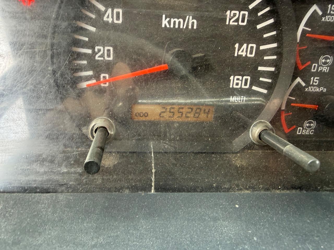 ISUZU F11.210 ribaltabile trilaterale Euro4