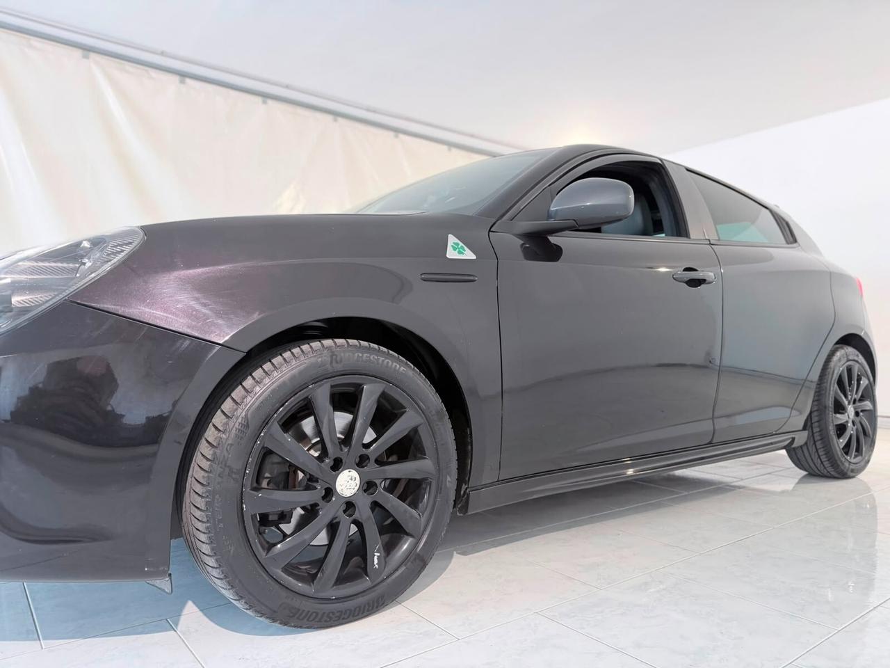 ALFA GIULIETTA AUTOMATICA GPL 170CV CARBON LOOK