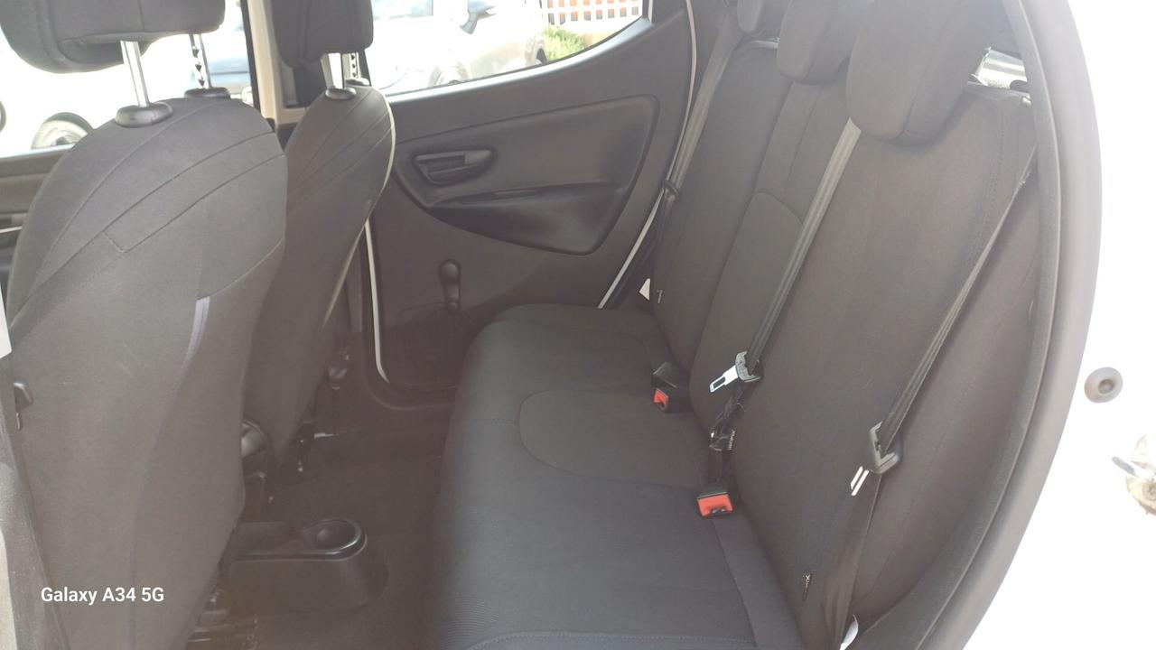 Lancia Ypsilon 1.0 FireFly 5 porte S&S Hybrid Ecochic Gold