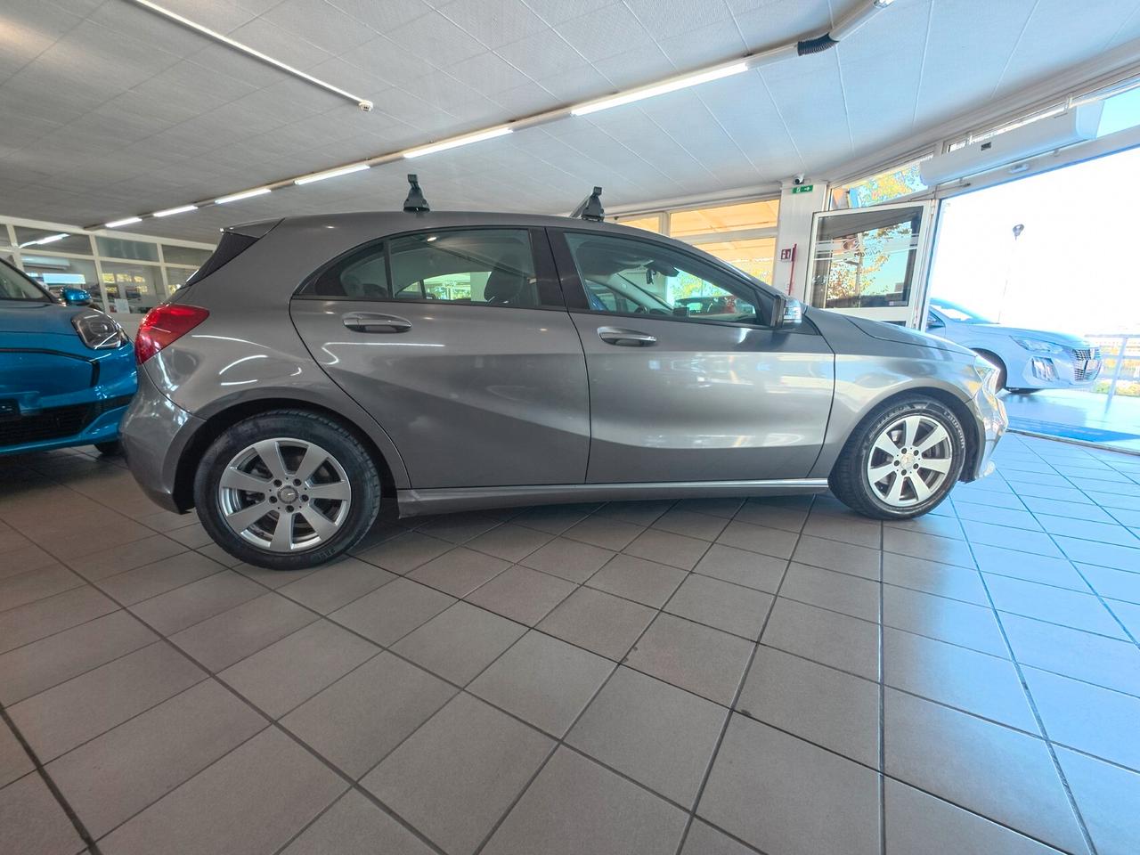 Mercedes-benz A 180 d Premium