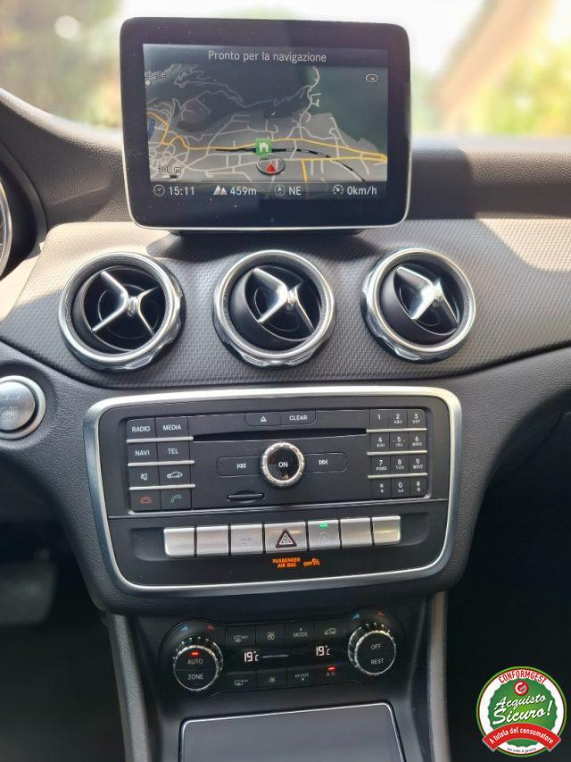 MERCEDES-BENZ GLA 200 d Automatic Business