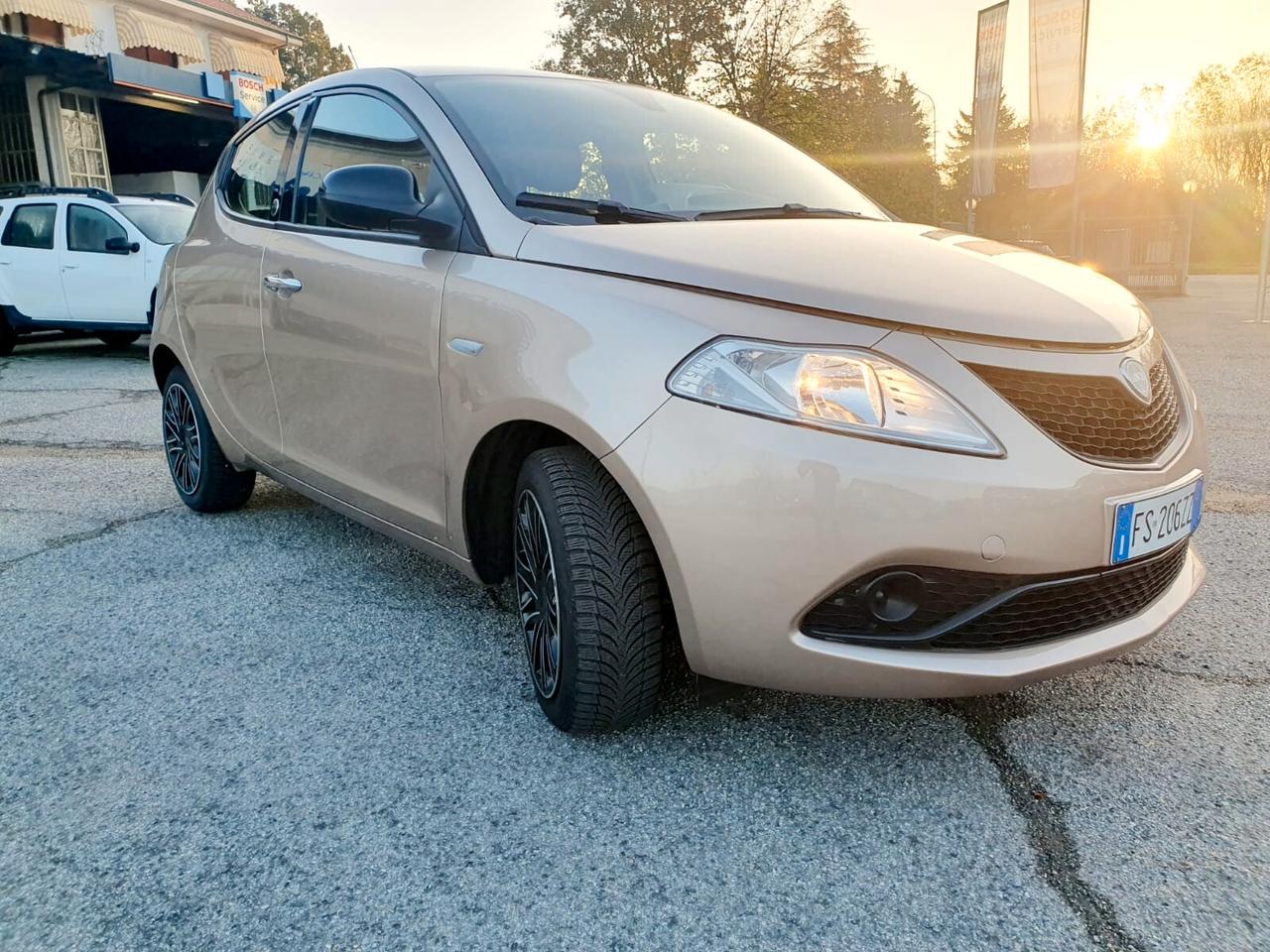 Lancia Ypsilon 1.2 69 CV 5 porte GPL Ecochic Gold