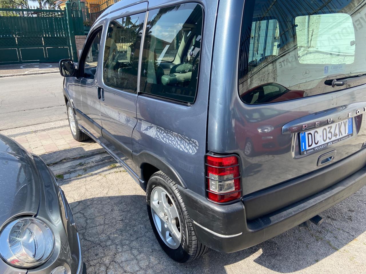 Peugeot Ranch 1.6 HDi 5p. Totem