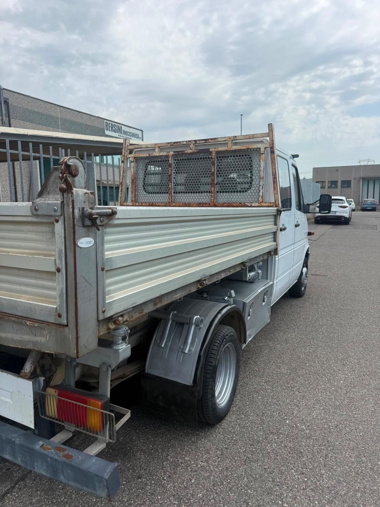 Mercedes Benz 412