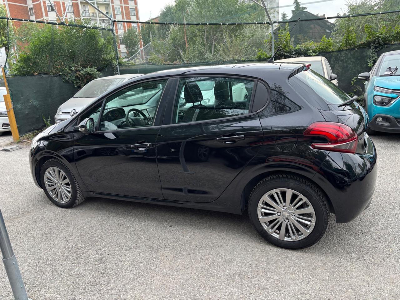 Peugeot 208 1.6 hdi 5 porte OK NEOPATENTATI