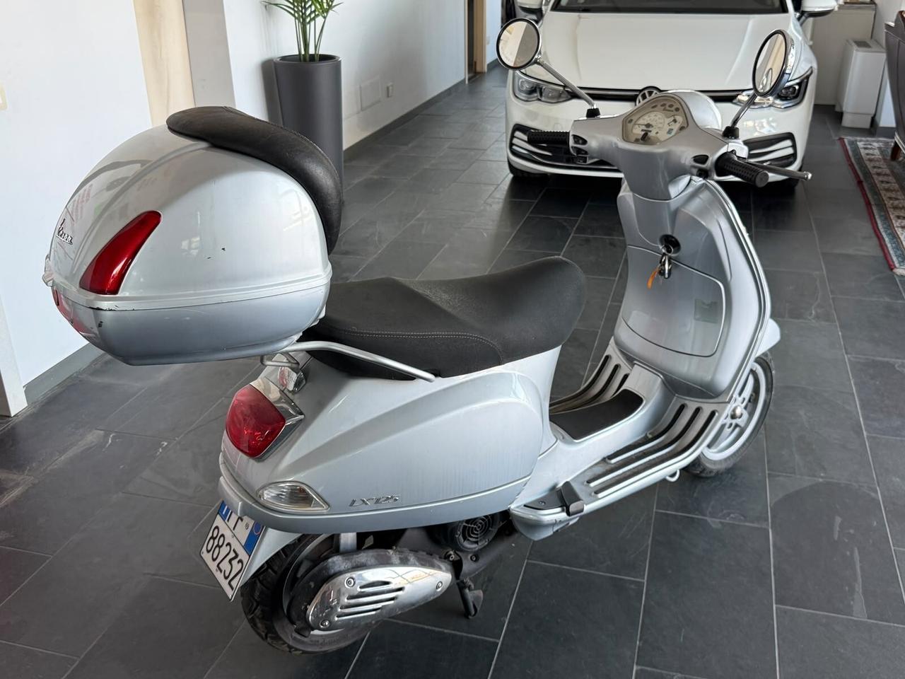 Vespa LX 125