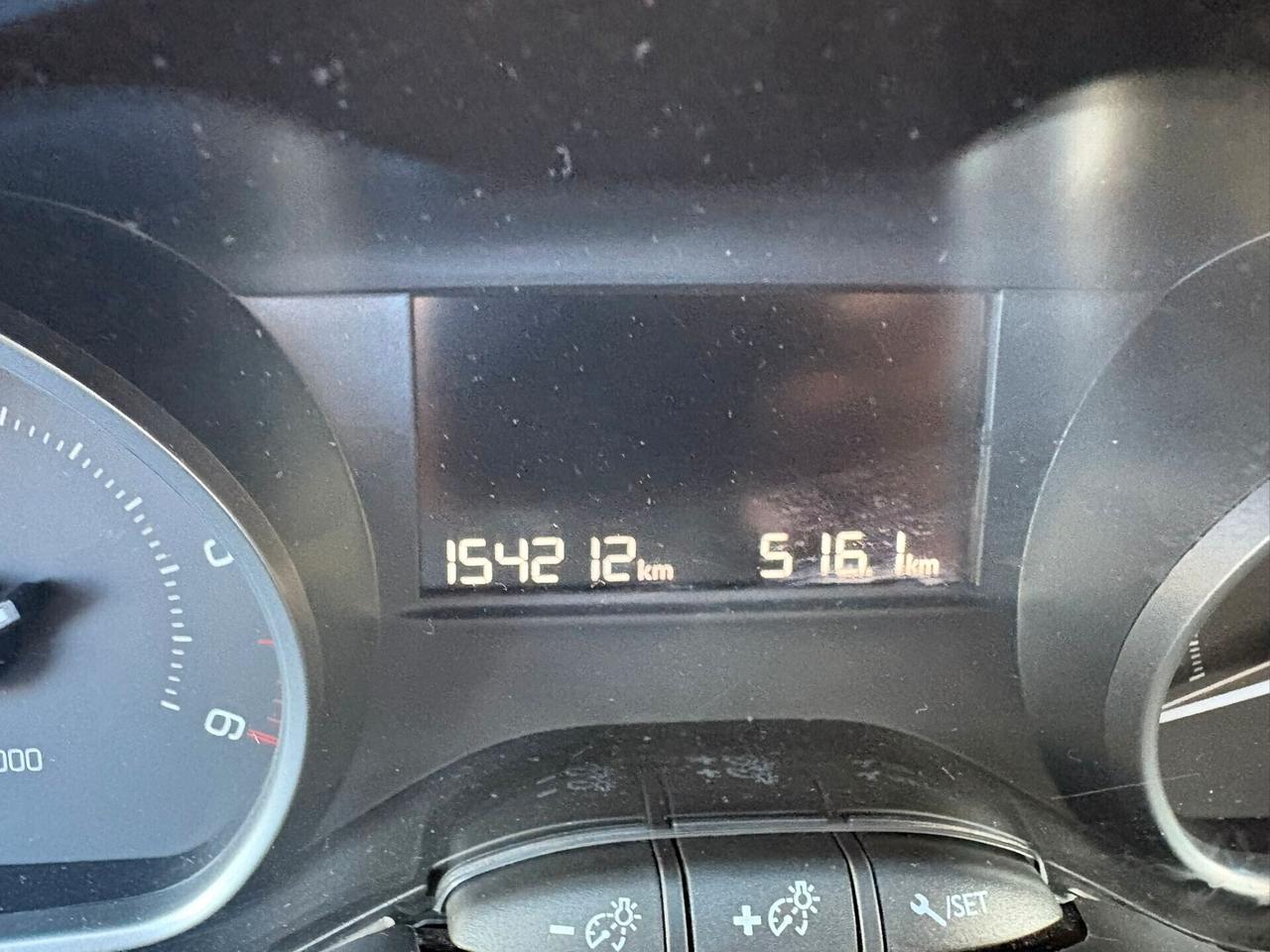 PEUGEOT 2008 1.6 HDi Active - 2017