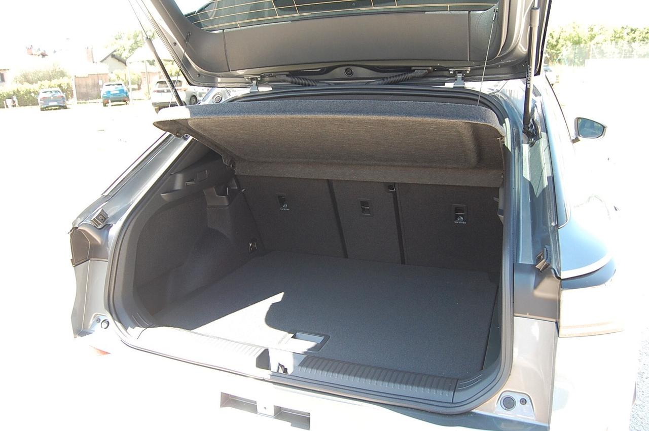 Volkswagen T-Roc 1.5 eTSI ACT 150 CV DSG R-Line