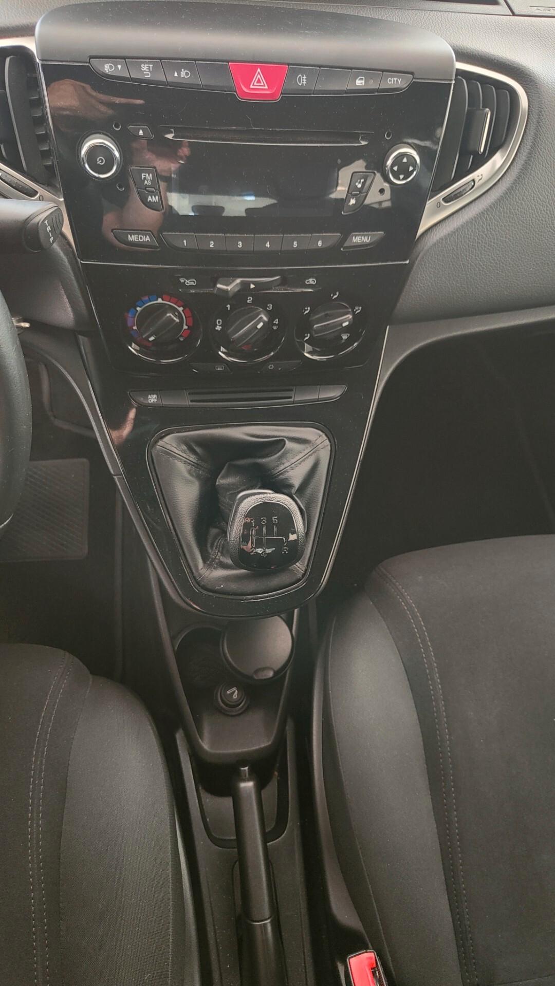 Lancia Ypsilon 1.2 OK NEO PATENT. GARANZIA 12 MESI