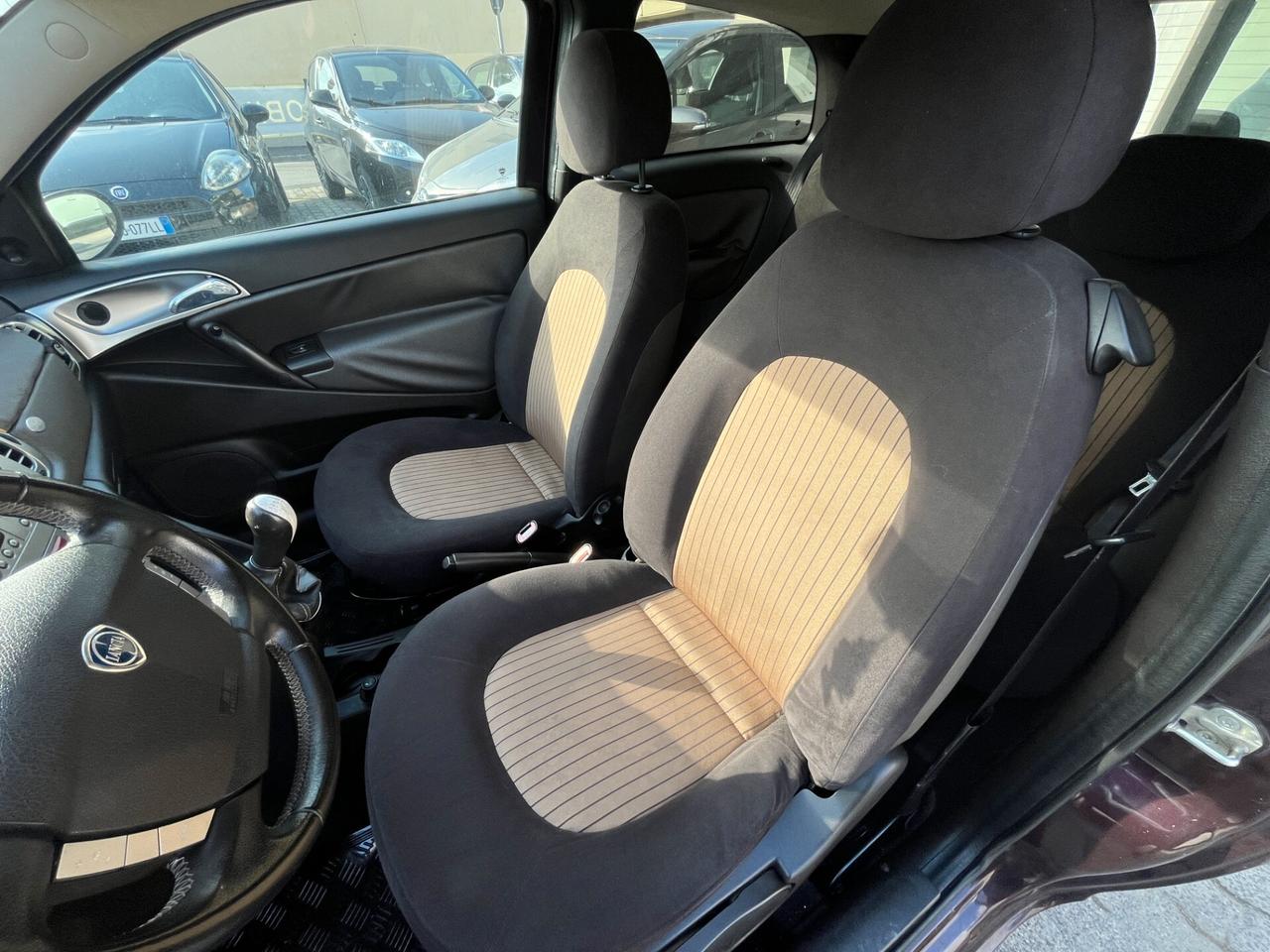 Lancia Ypsilon 1.3 MJT 75 CV Oro
