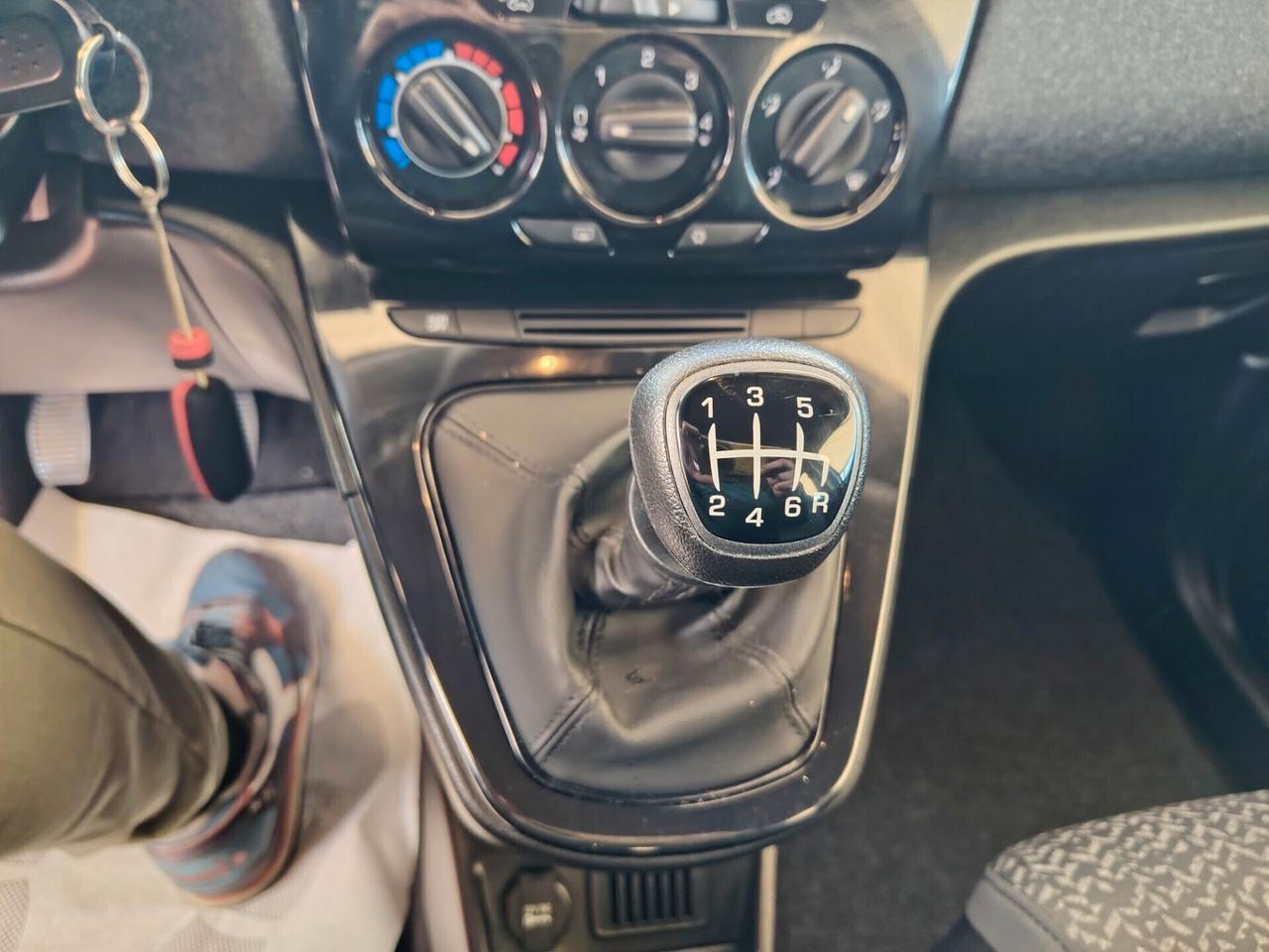 Lancia Ypsilon 1.0 FireFly Hybrid 9.000 km 2023