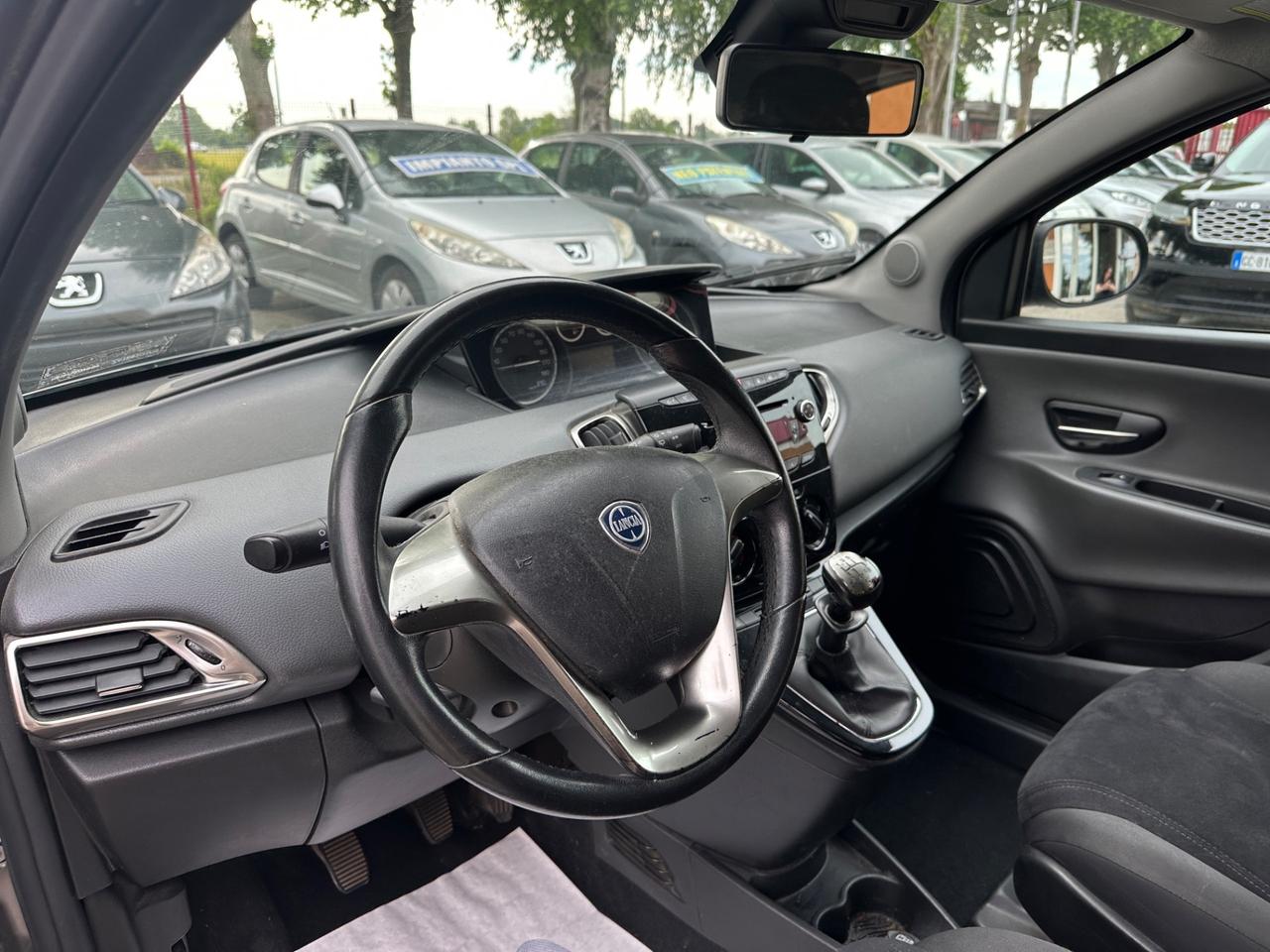 Lancia Ypsilon 0.9 TwinAir 85 CV 5 porte Metano Ecochic Gold