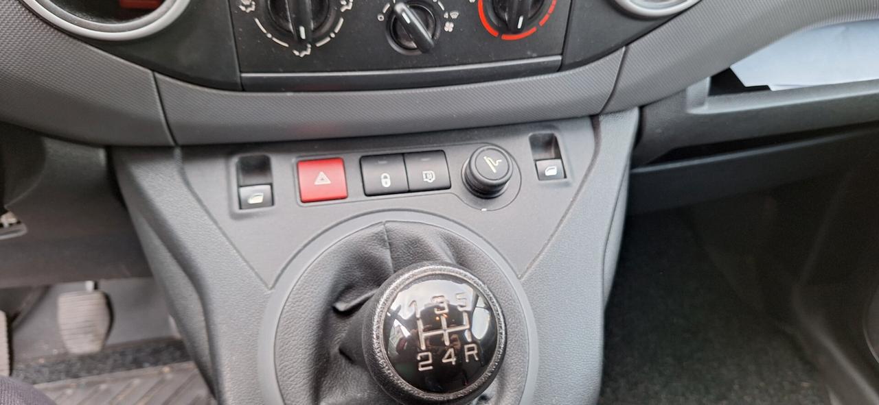 Peugeot Partner BlueHDi 100 L1 Pro 3 POSTI