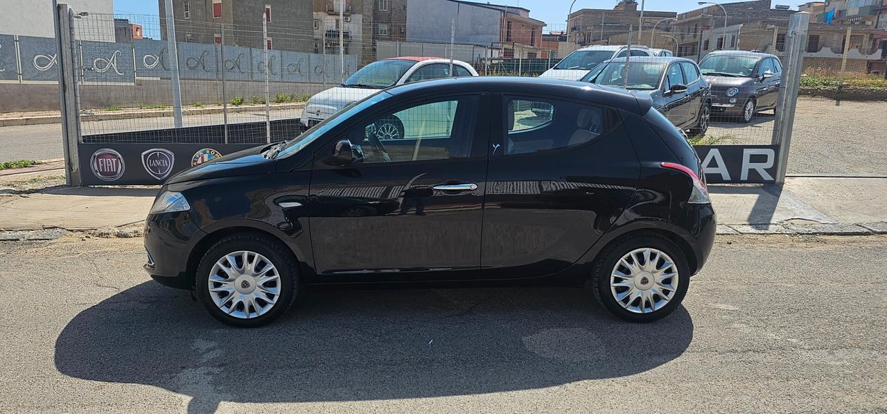 Lancia Ypsilon 1.2 69 CV 5 porte S&S Gold