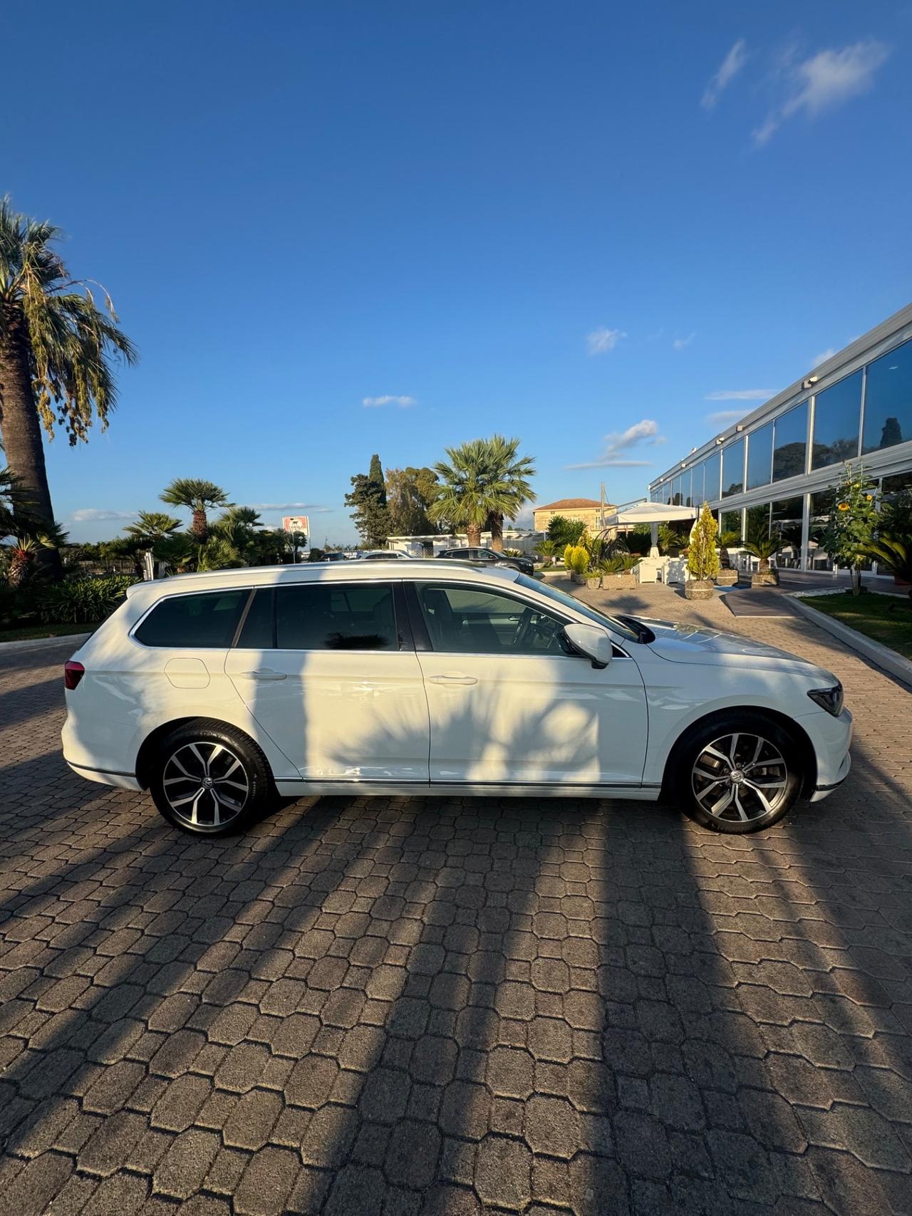 Volkswagen Passat Variant 2.0 TDI 190 CV DSG Highline BlueMotion Tech.