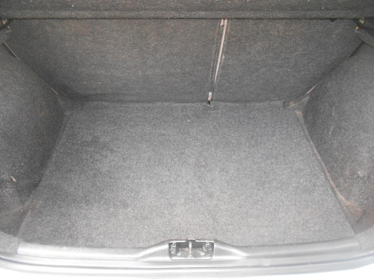 307 BERLINA,2.0hdi(VELLUTO-RADICA-CLIMATRONIC)