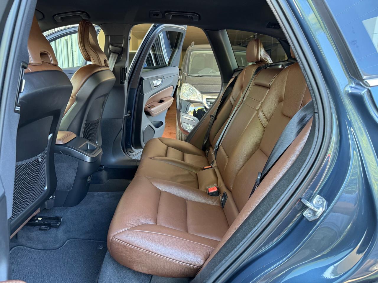 Volvo XC 60 2.0 b4 MomPro AWD Auto GARANZIA 24 MESI