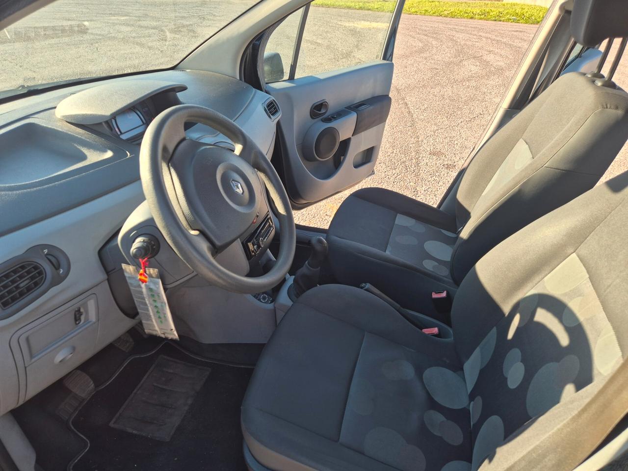 Renault Modus 1.2 16V Saint Tropez 75 CV OK NEOPATENTATI