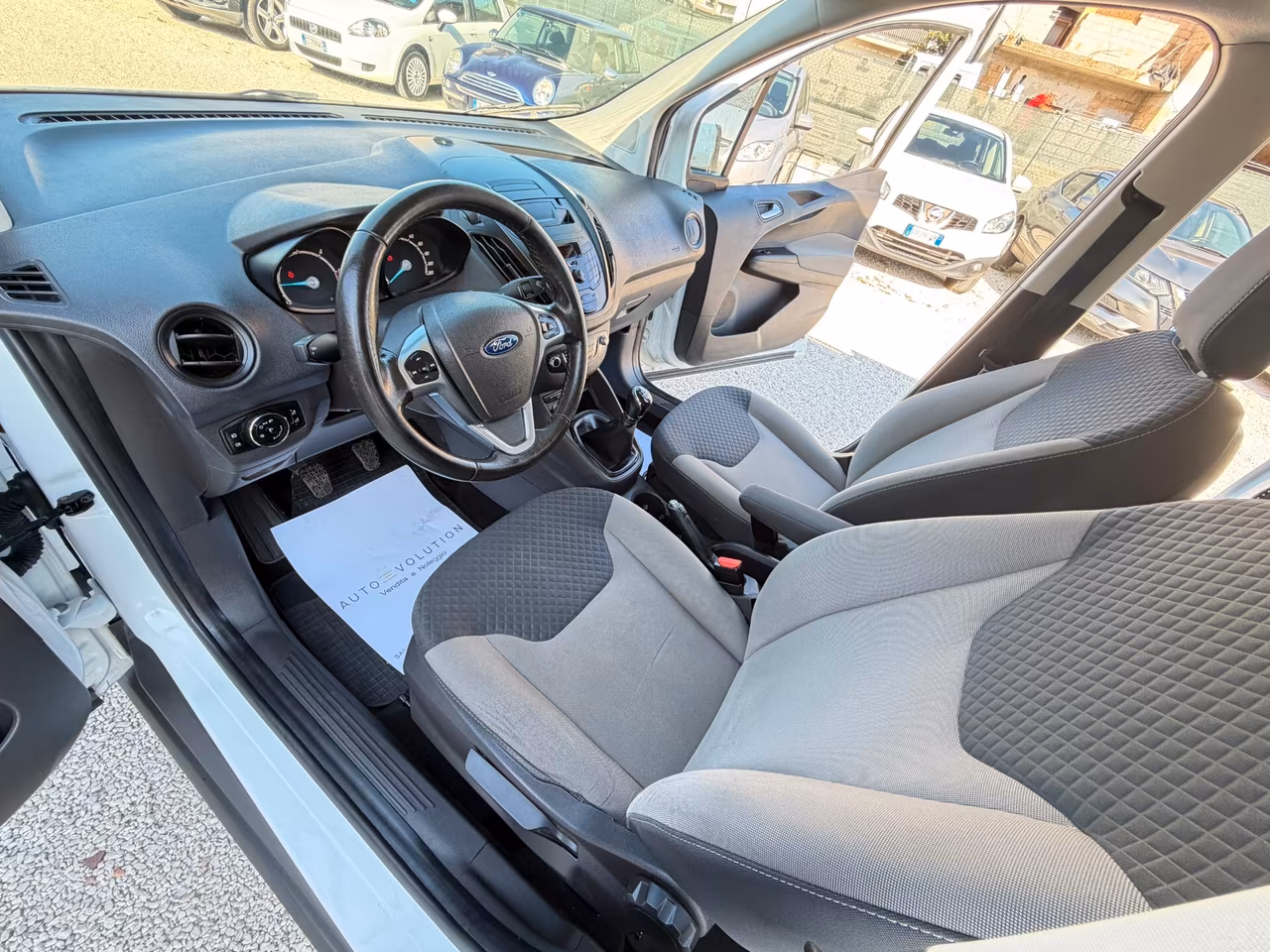 Ford Tourneo Courier 1.5 TDCI 95 cv 136.705 km unico proprietario autocarro