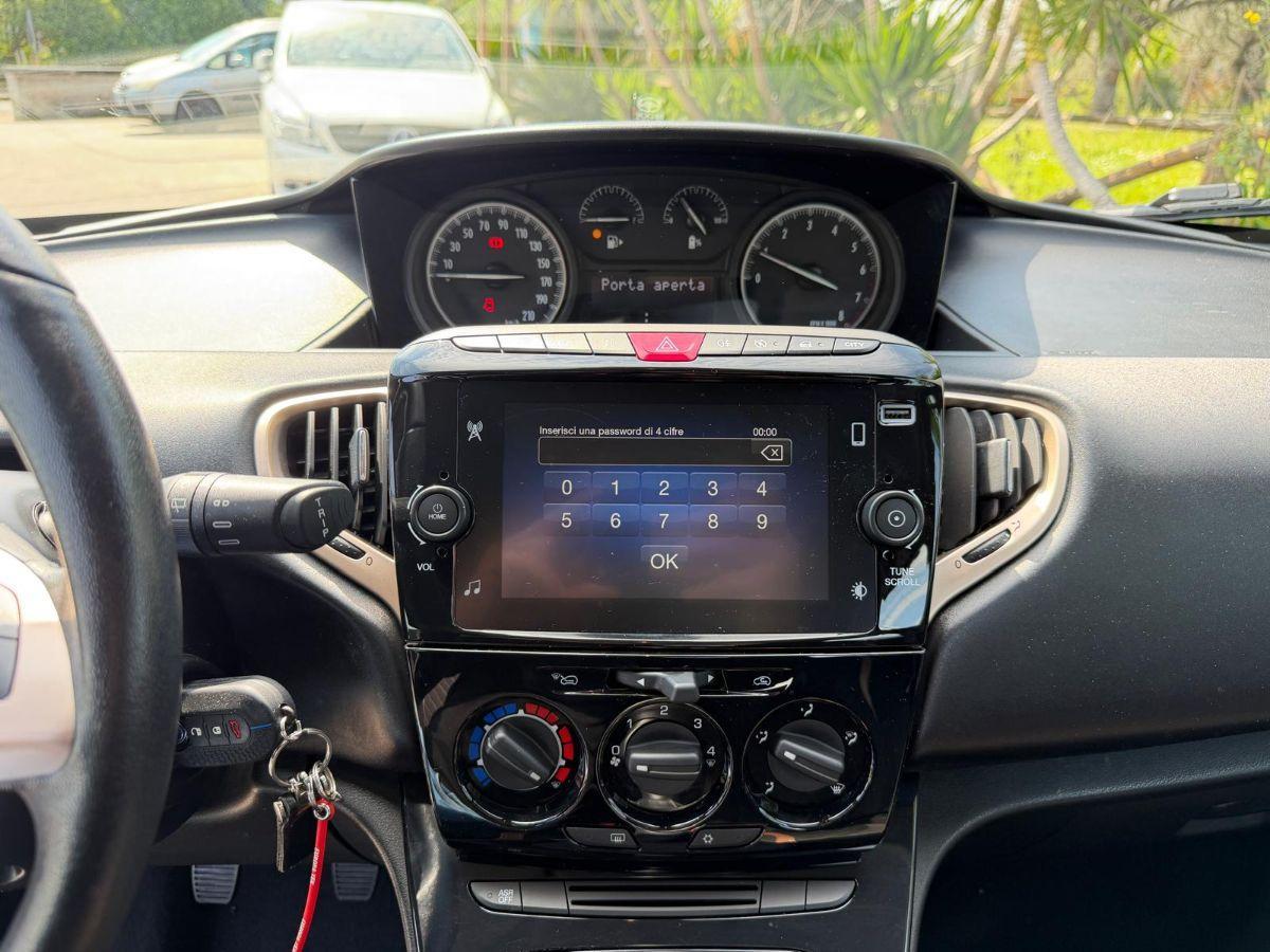 LANCIA - Ypsilon - 1.0 FireFly 5p.S&S Hyb. Eco A.F.