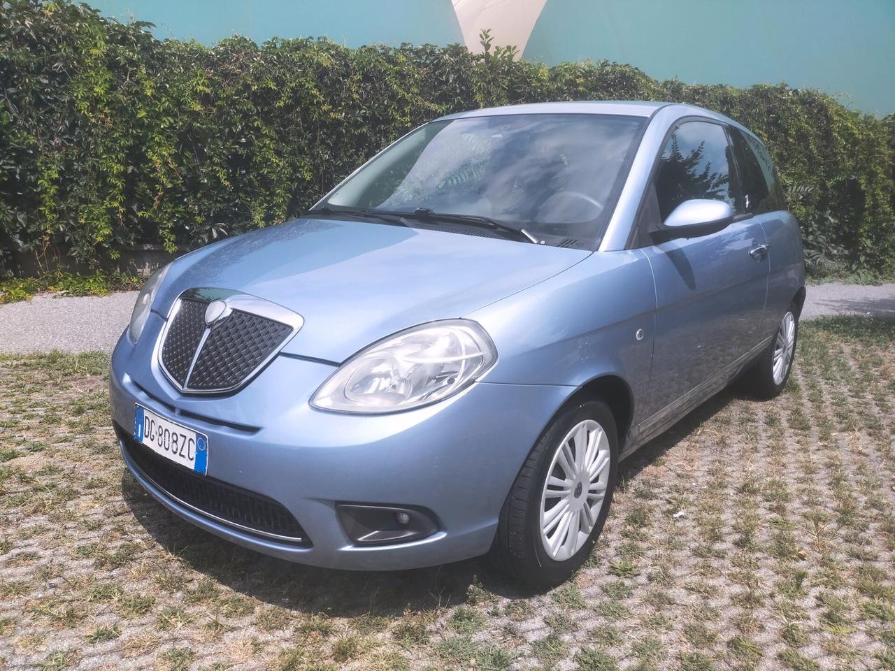 Lancia Ypsilon 1.2 Oro Giallo