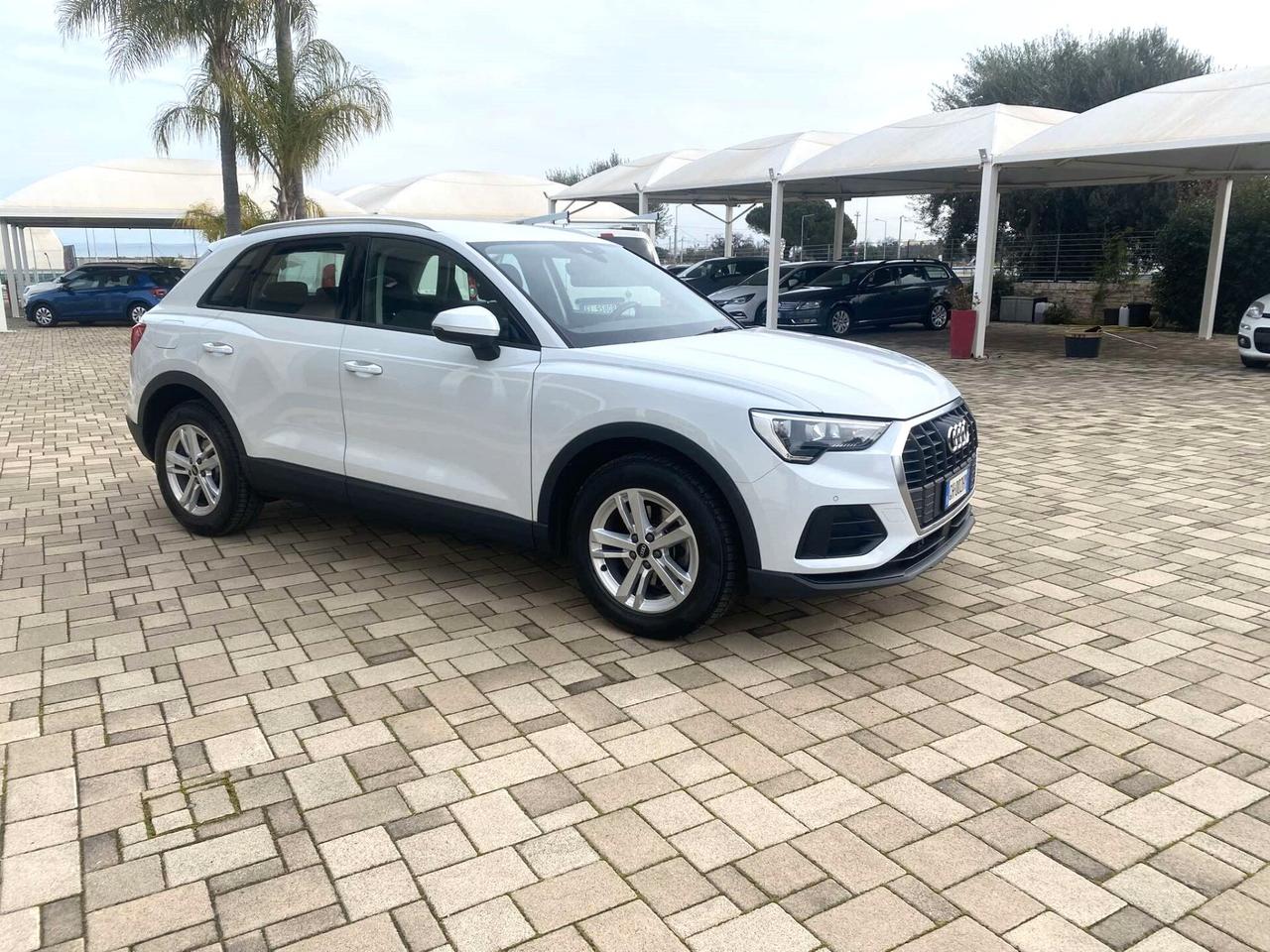 Audi Q3 35 TDI S tronic Business