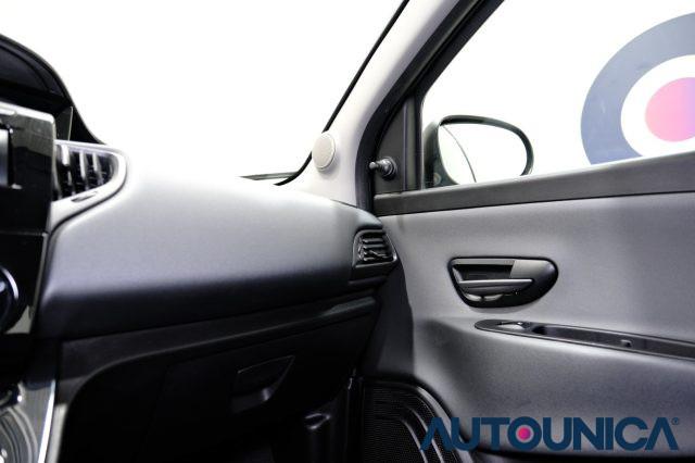 LANCIA Ypsilon 1.2 69 CV 5 PORTE ELEFANTINO BLU NEOPATENTATI