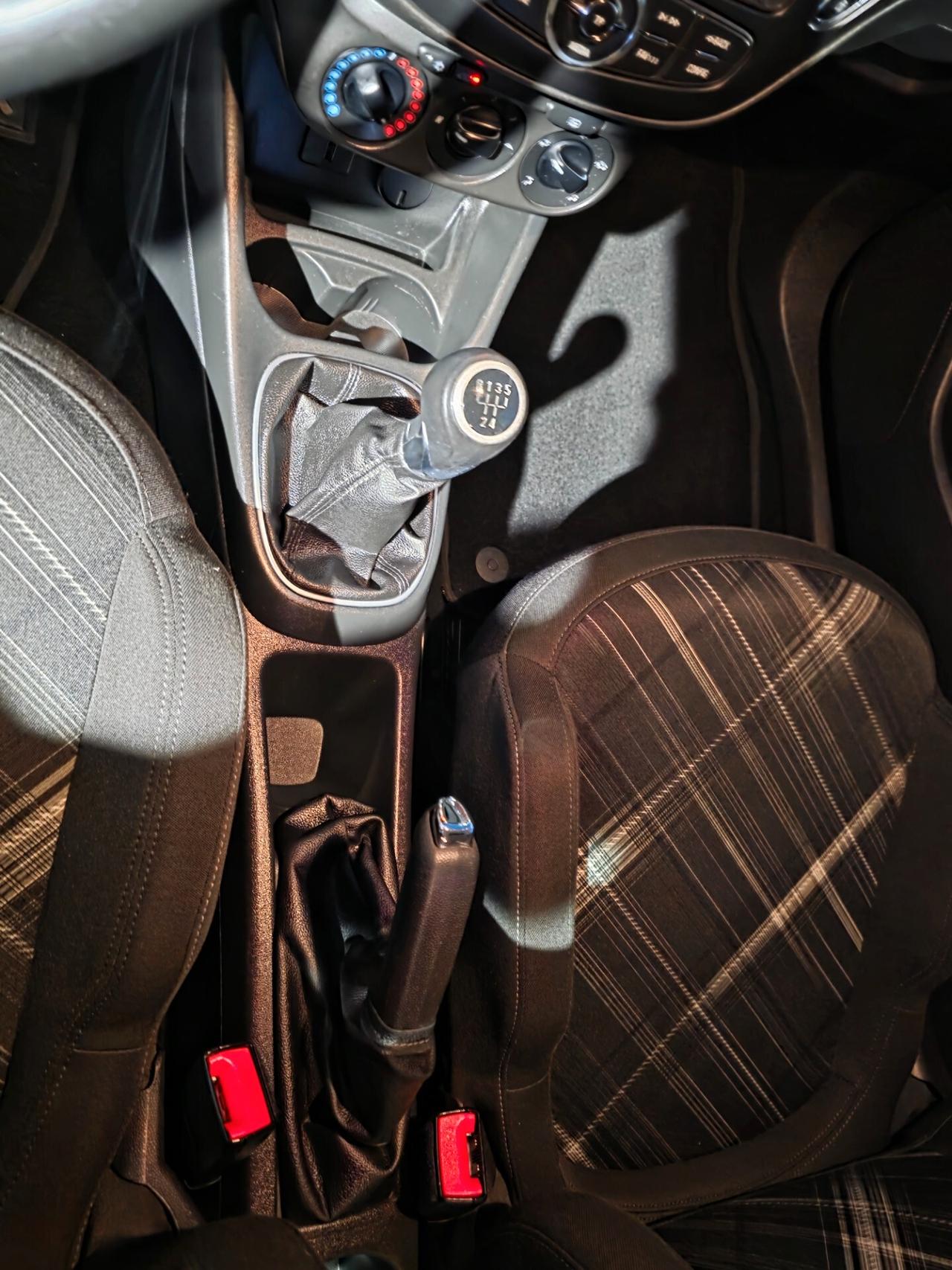 Opel Corsa 1.2 Coupé b-Color