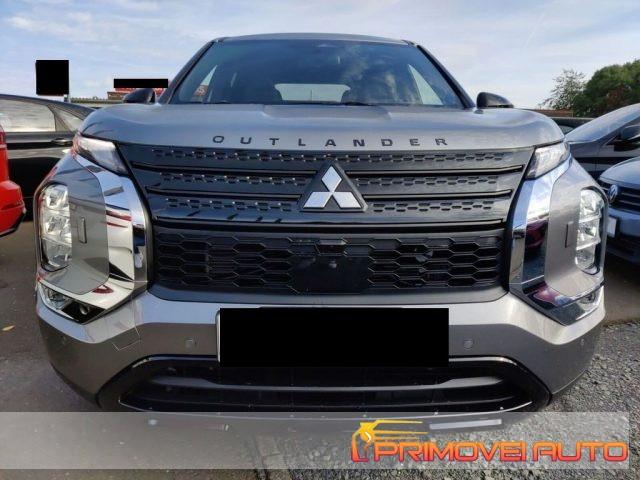 MITSUBISHI Outlander 2.0 4WD Black Edition 7 posti