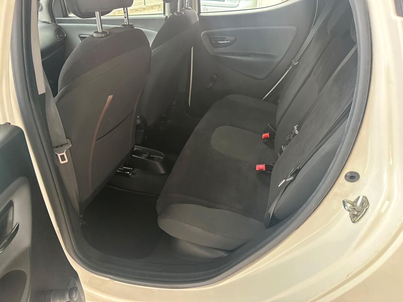 Lancia Ypsilon 1.2 GPL Neopatentati