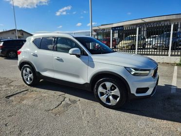 VOLVO XC40 2.0 D3 Momentum 150cv