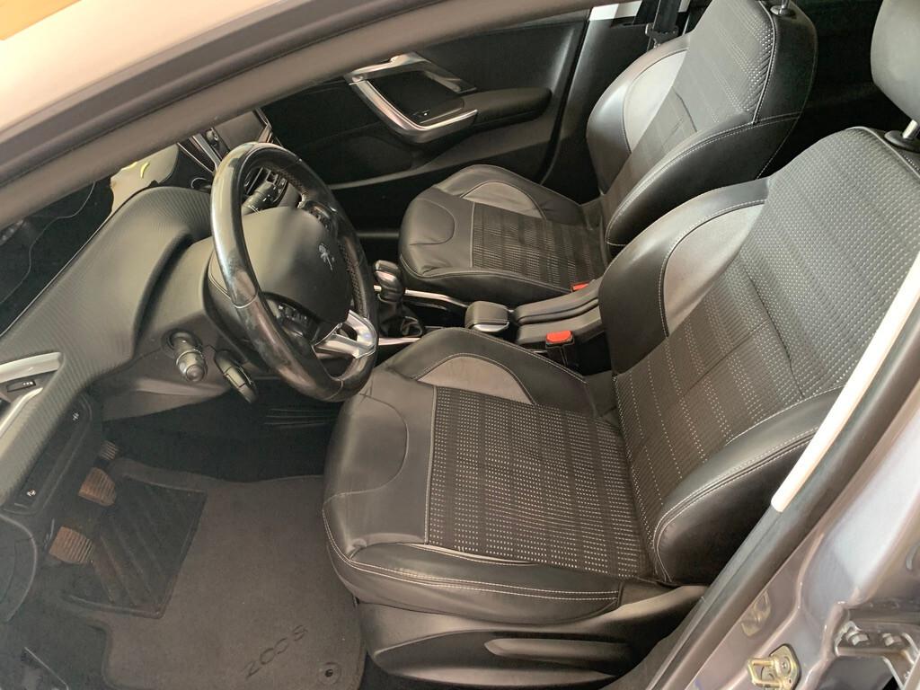 Peugeot 2008 1.6 VTi 120CV Allure