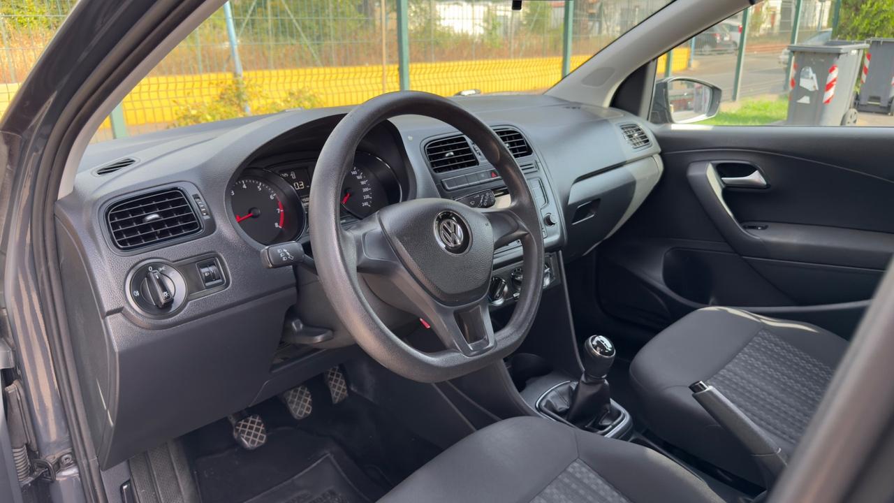 Volkswagen Polo 1.0 MPI 5p. Trendline 2015