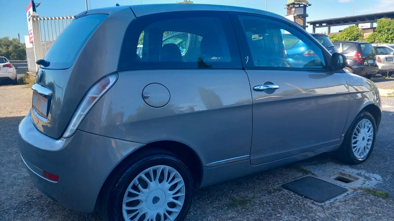 Lancia Ypsilon 1.2 69 CV Platinum