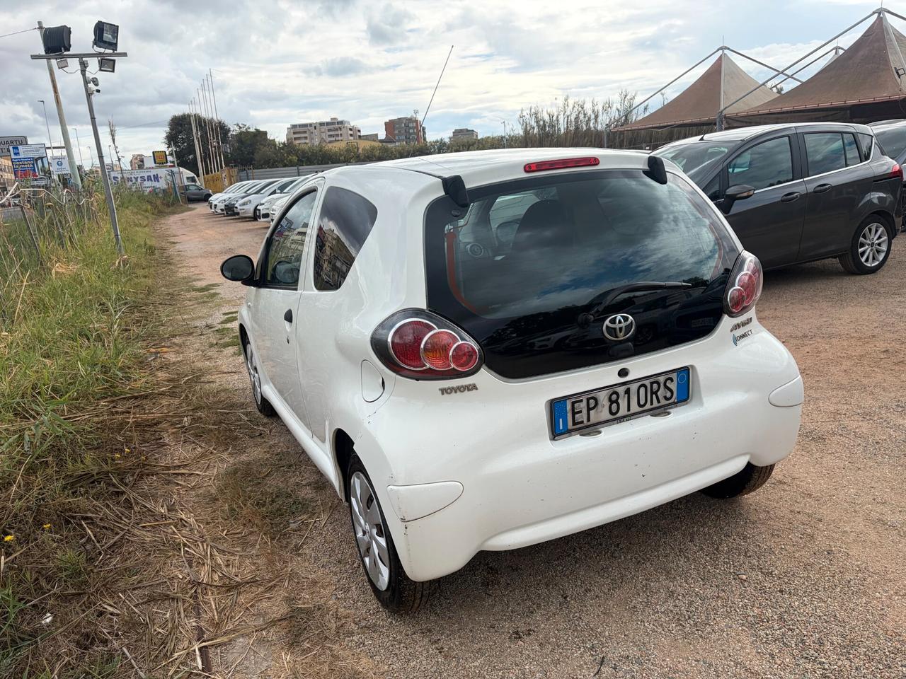 TOYOTA AYGO 1.0 ANNO 2013 172.000 KM ADATTA NEOPATENTATI