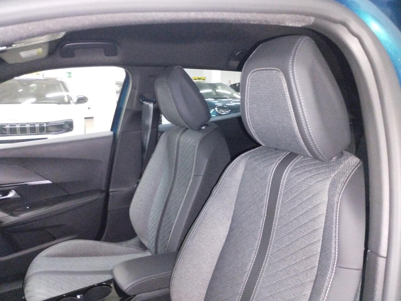 Peugeot 2008 PureTech 130 S&S EAT8 Allure