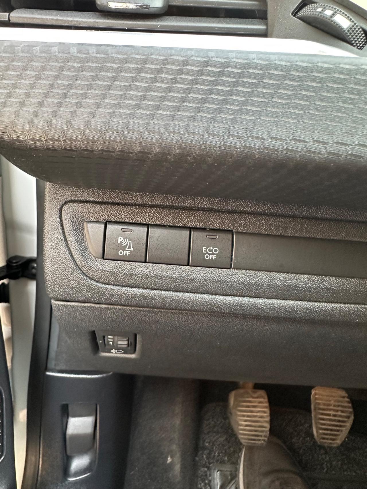 Peugeot 2008 PureTech Turbo 110 EAT6 S&S Black Matt