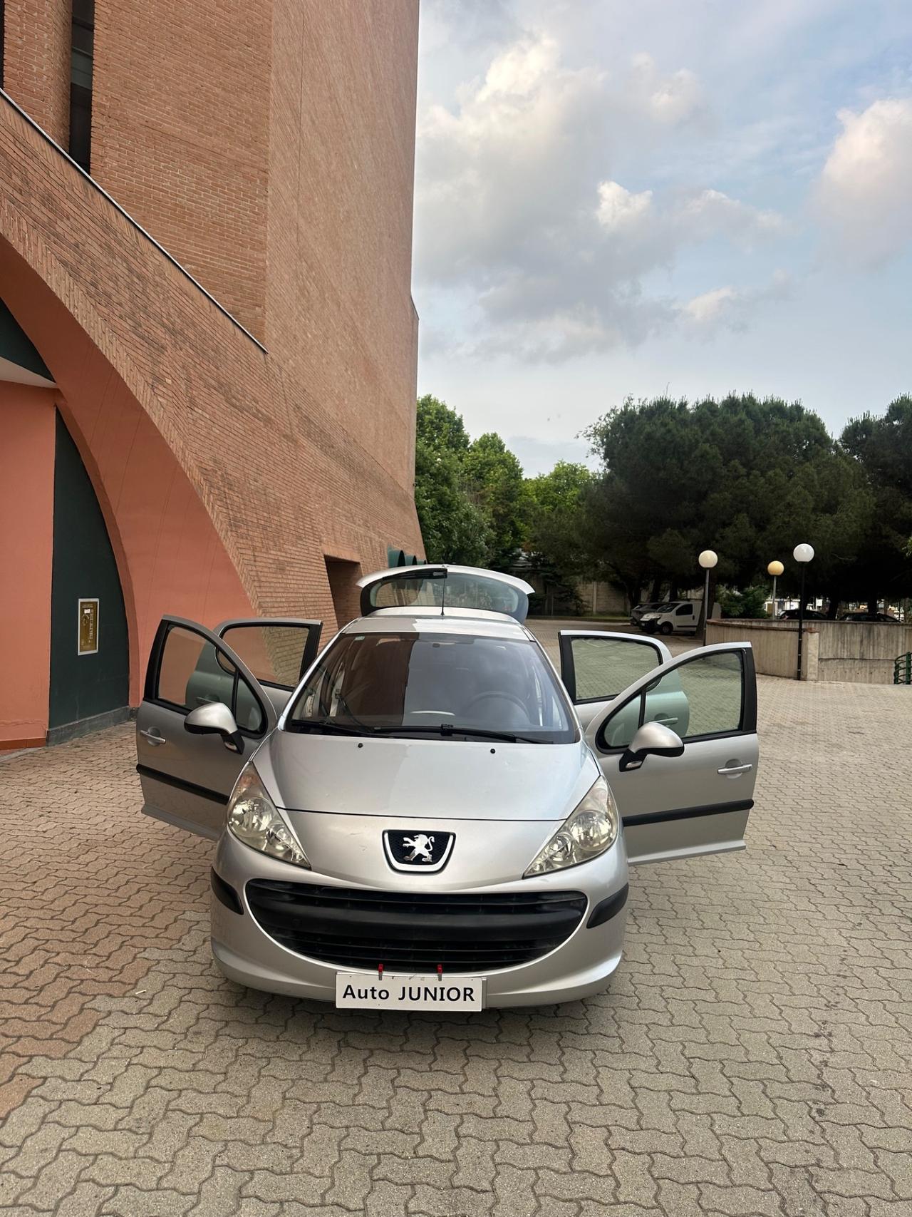 Peugeot 207 1.4 8V 75CV 5p. X Line
