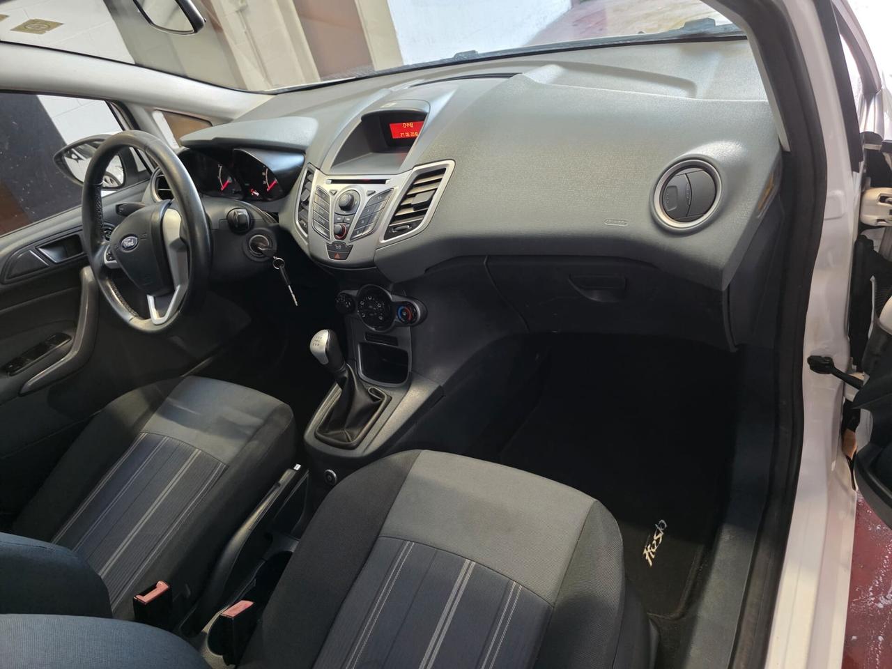 Ford Fiesta 1.4 16V TITANIUM BUSNIESS GPL