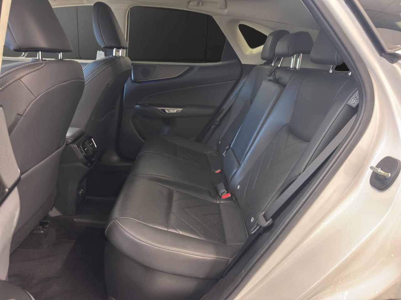 Lexus NX 450h+ 2.5 phev Luxury 4wd 309cv e-cvt