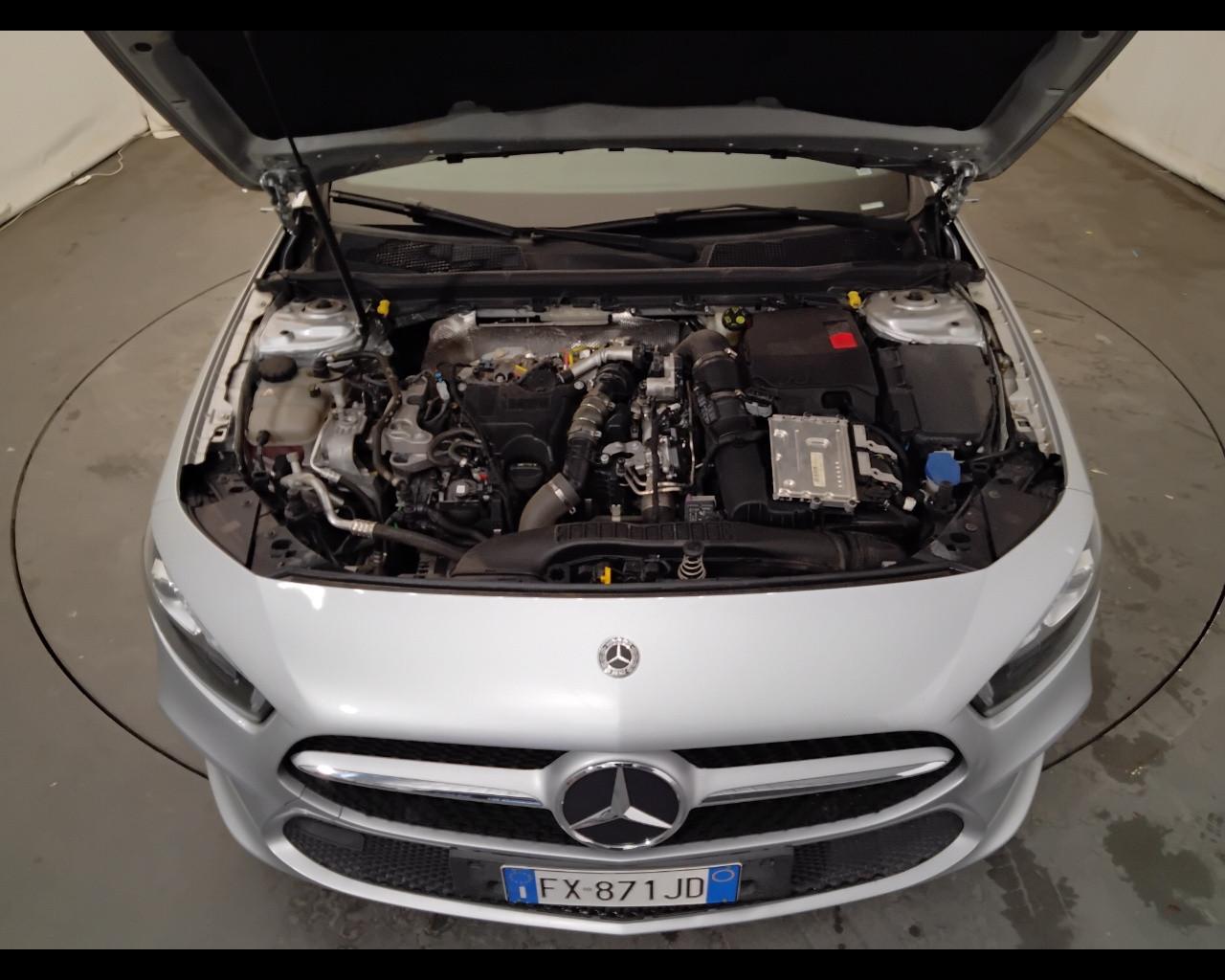 Mercedes-Benz Classe A - W177 2018 - A 180 d Sport auto