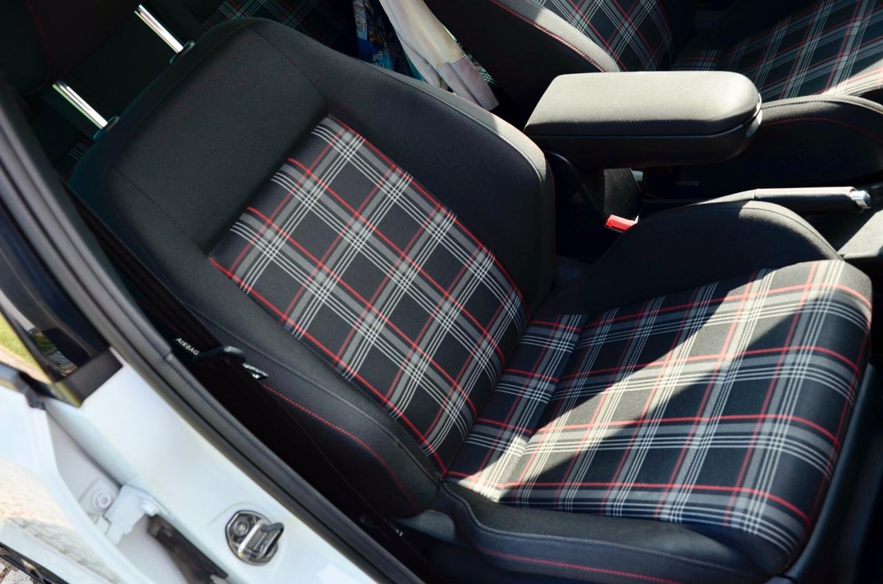 VOLKSWAGEN POLO GTI 5p 1.8 BM 192cv DSG, UFF ITALIANA, FARI LED, APPLE ANDROID, EURO 6B, PERMUTE