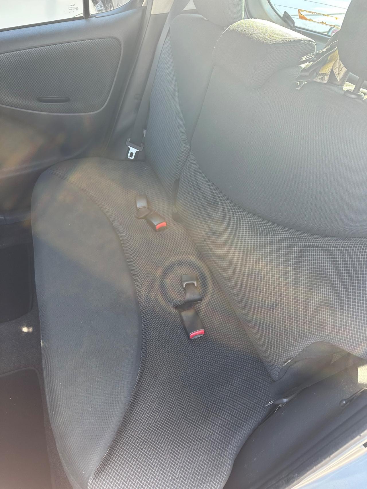 Toyota YARIS 1.0 BENZINA 2005 - SOLO 120 MILA KM