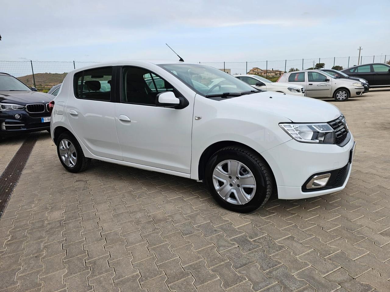 DACIA SANDERO 1.5 75CV 12/2019 PER NEOPATENTATI