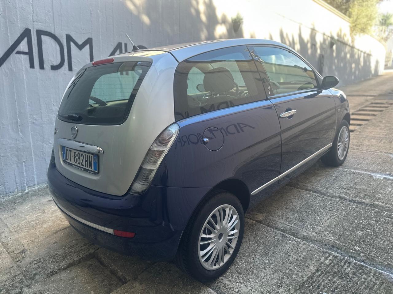 Lancia Ypsilon BICOLORE