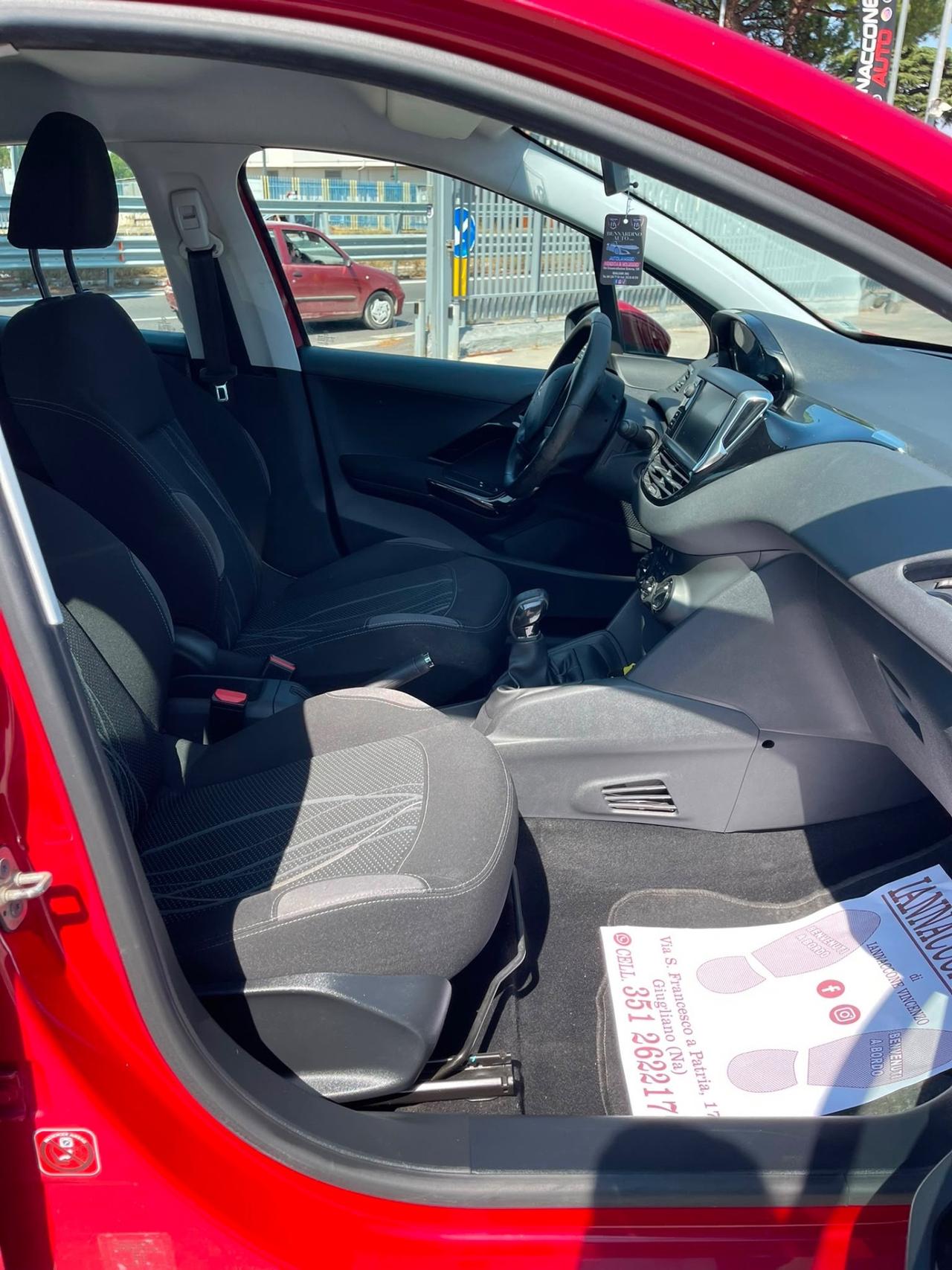 Peugeot 208 1.2 2015 100 mila km